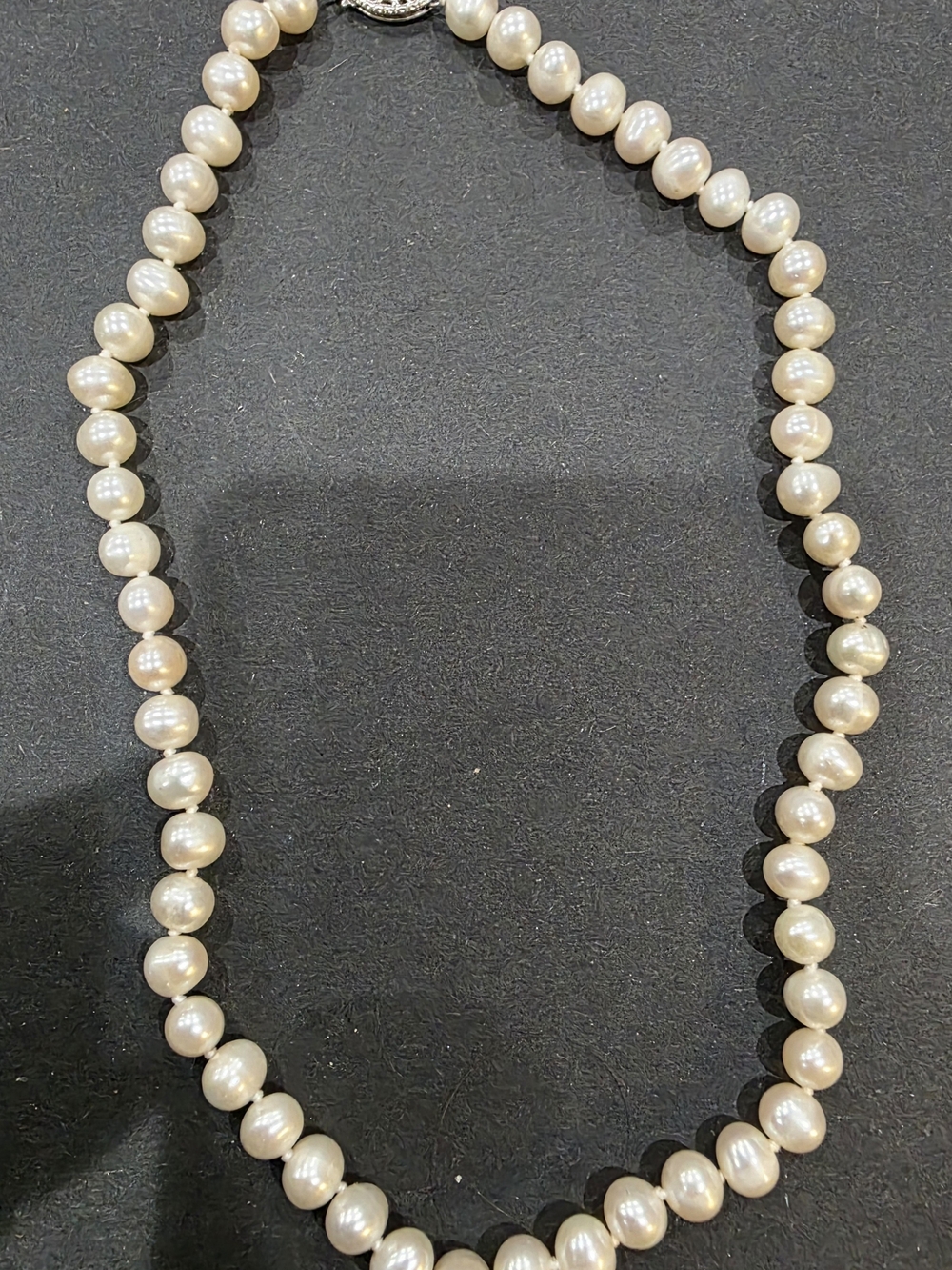 Lustrous Cream Freshwater Pearl Necklace - Timeless Elegance
